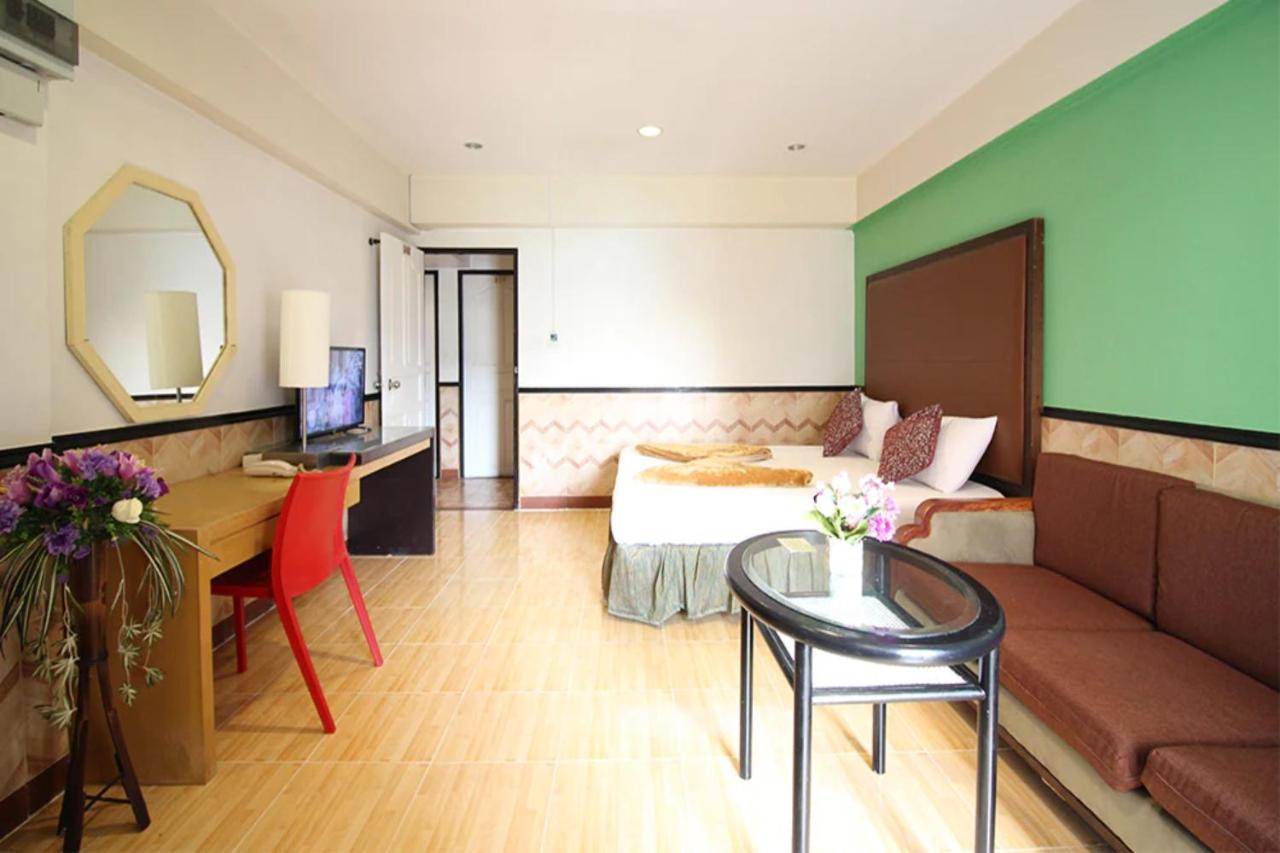 Kaya Place Банкок Екстериор снимка