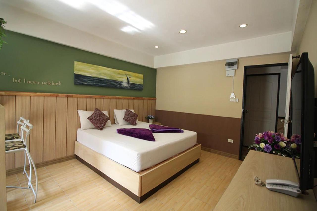 Kaya Place Банкок Екстериор снимка