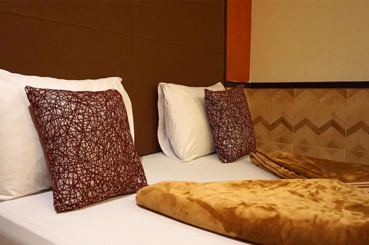 Kaya Place Банкок Екстериор снимка